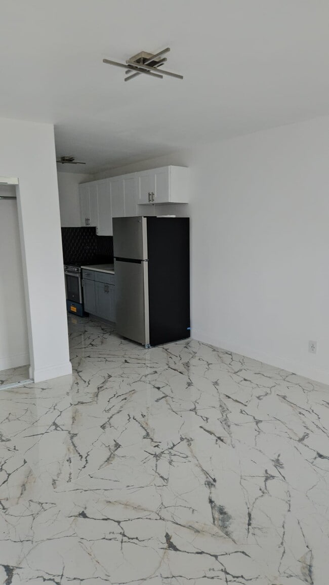 Photo - 306 NE 6th St