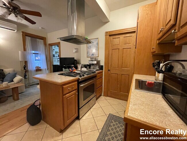 Building Photo - 97 Myrtle St Unit 3