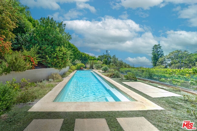 Photo - 6000 Philip Ave