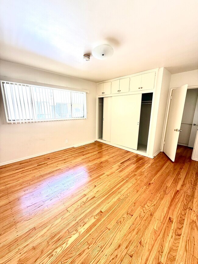 Photo - 326 S Gramercy Pl