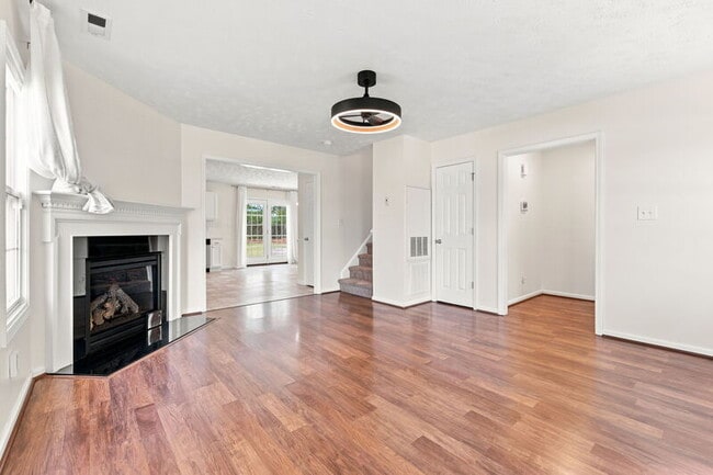 Photo - 4906 Yorkchester Dr