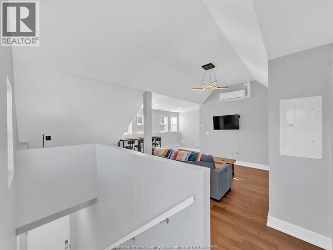 Photo - 79 Murray St Unit 200
