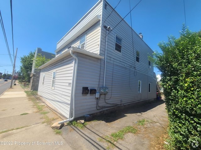 Building Photo - 1013 Main St Rental