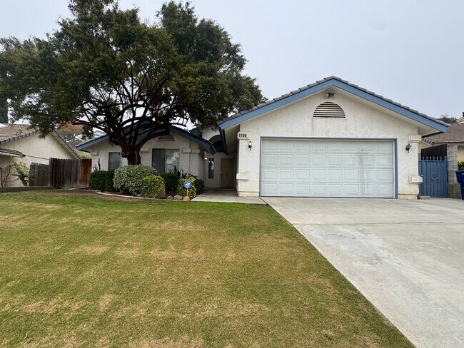 Building Photo - NE Bakersfield home with a sunroom!