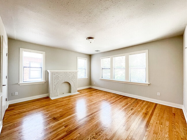 Photo - 831 & 835 East Drive