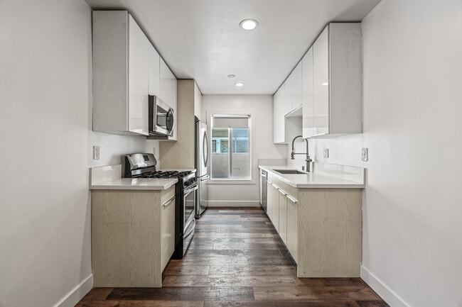 Photo - 6307 Elgin St.