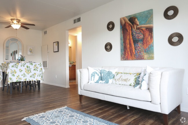 1 Br, Living Space