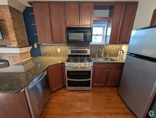 Building Photo - 466 Monmouth St Rental