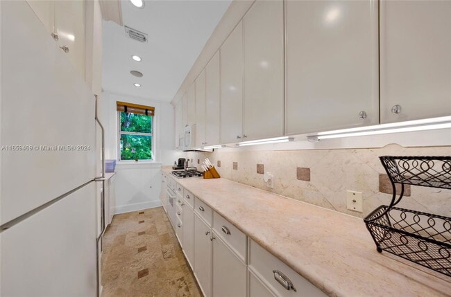 Photo - 900 16th St Unidad 307