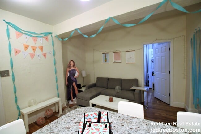 Photo - 2001 Commonwealth Ave Unidad 5