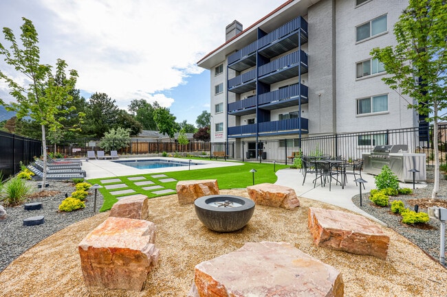 Building Photo - Broadmoor Park Terrace Rental