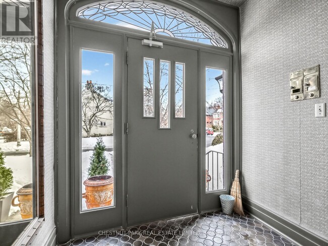 Photo - 9 MacLennan Ave