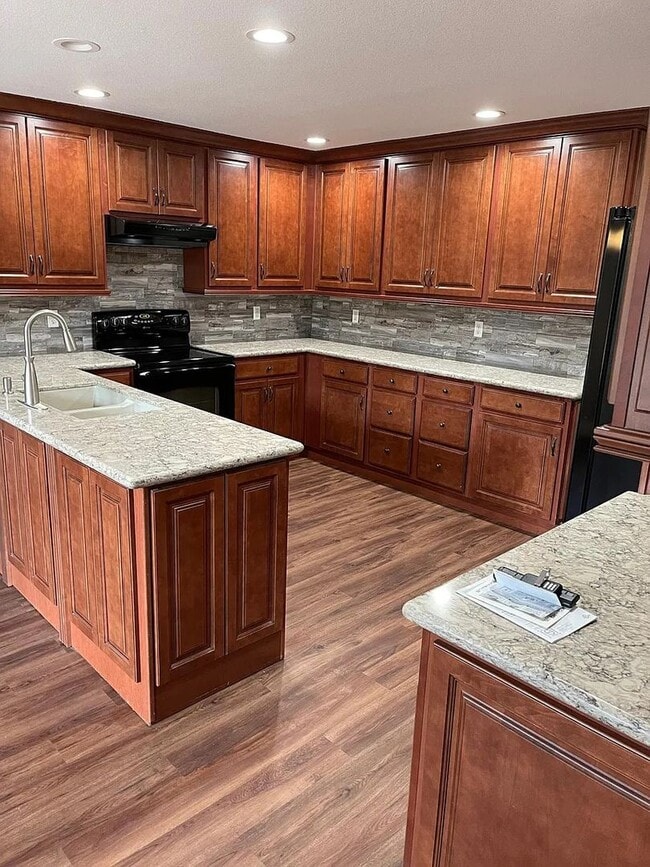 Photo - Large 4 Bed 3 Bath home for rent in Lakeshore - Lodi