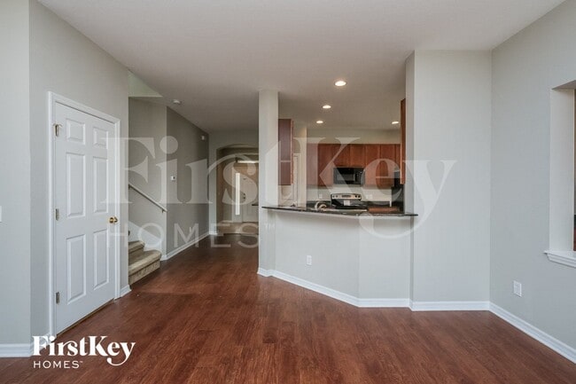 Photo - 527 Dunaway Dr
