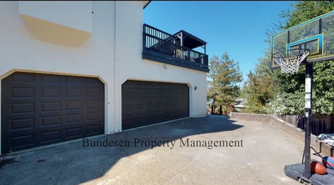 Photo - 4 Lone Oak Ct