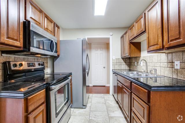 Building Photo - 811 Brentwood Ln Rental