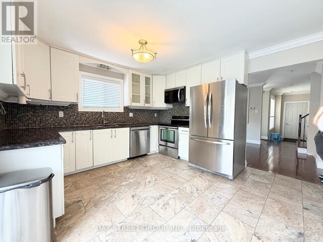 Photo - 3620 Cherrington Crescent