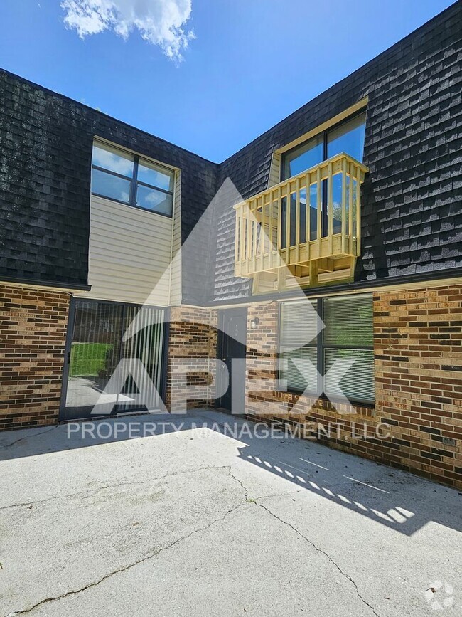 Building Photo - NICE - 2 Bedroom 1.5 Bath Townhouse WEST o... Unit C