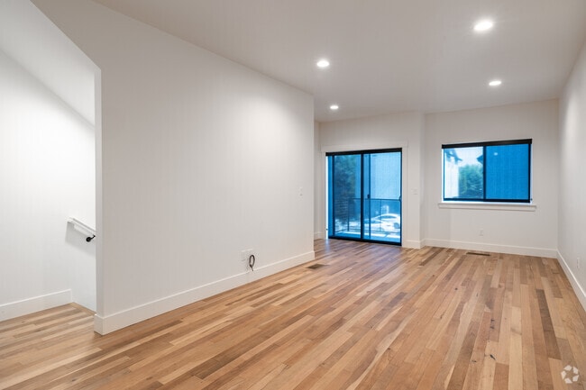 2BR, 2.5BA - 1,222SF