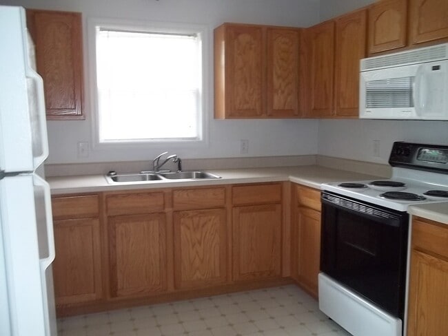 Photo - Home close to beach and bases.