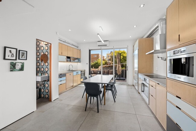 Photo - 619 10th Street NE