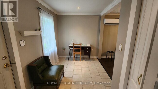 Photo - 215 Devon Pl
