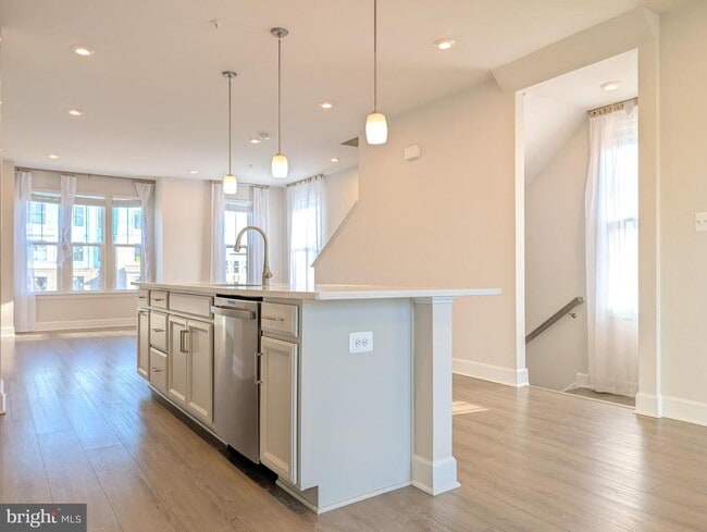 Photo - 6710 Belcrest Rd