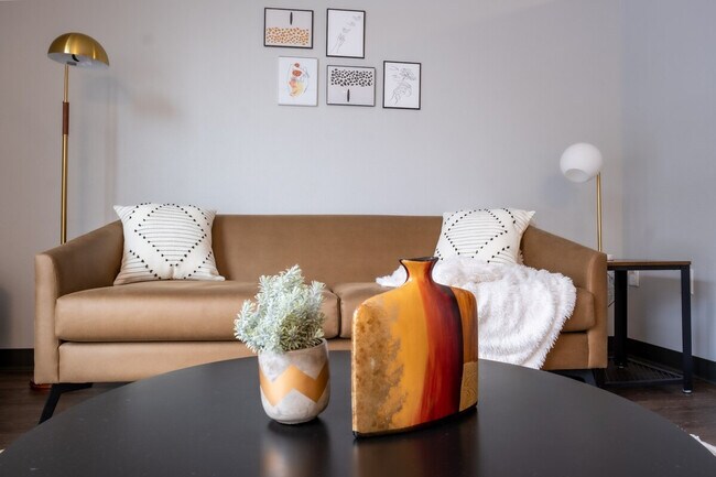 Photo - 2301 Ingersoll Ave Unit ID1036744P