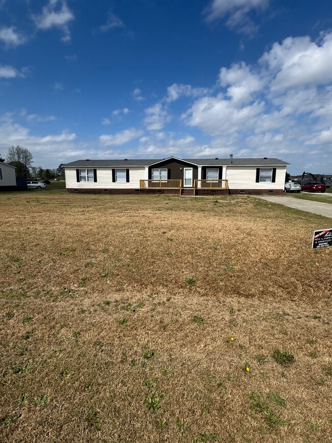 Photo - 107 Sweetwater Dr