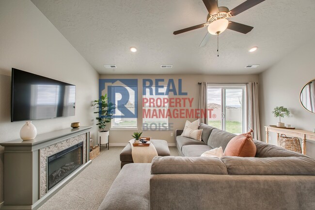 Photo - Fully Furnished All Utilities Included.