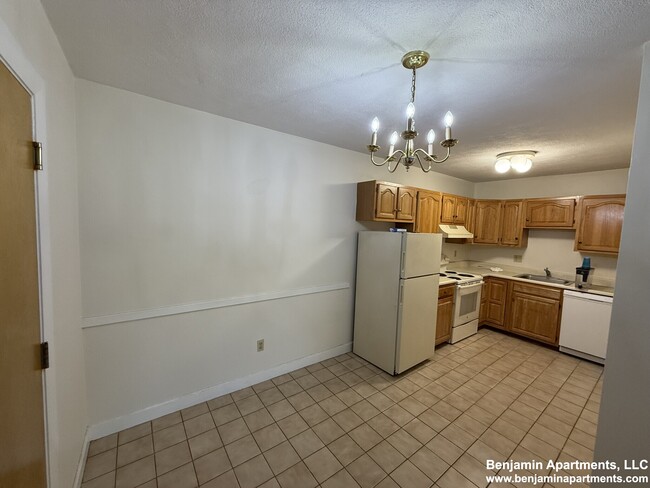 Photo - 282 Grove St Unit 06