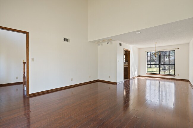 Photo - 109 Redwing Cir