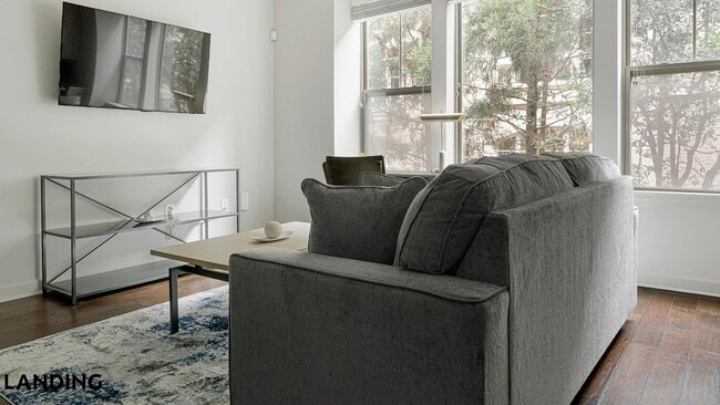 Photo - 2420 Peachtree Rd NW Unidad 1114