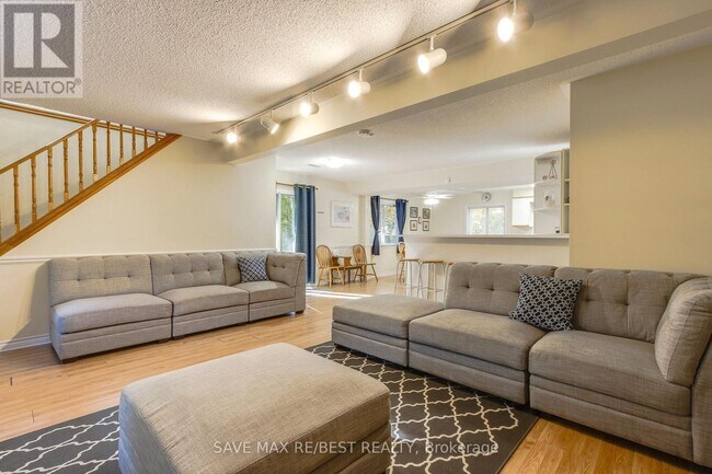 Photo - 910 Concession Rd 17 W