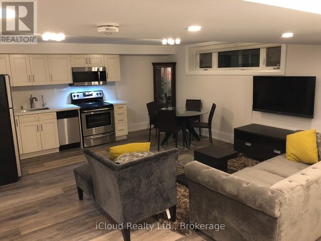 154 Delhi Av