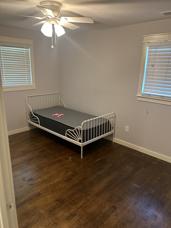 Photo - 265 Melita Rd