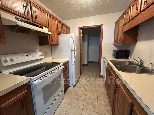 Photo - 316 Windsor Manor Way