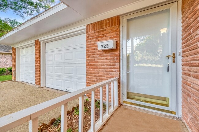 Photo - 722 Venice St