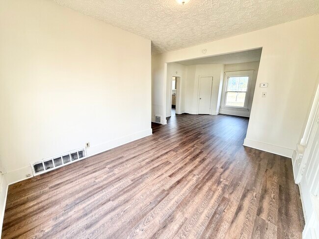 Photo - 1507 Garfield Ave SW