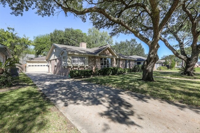 Building Photo - 11402 Brook Meadows Ln