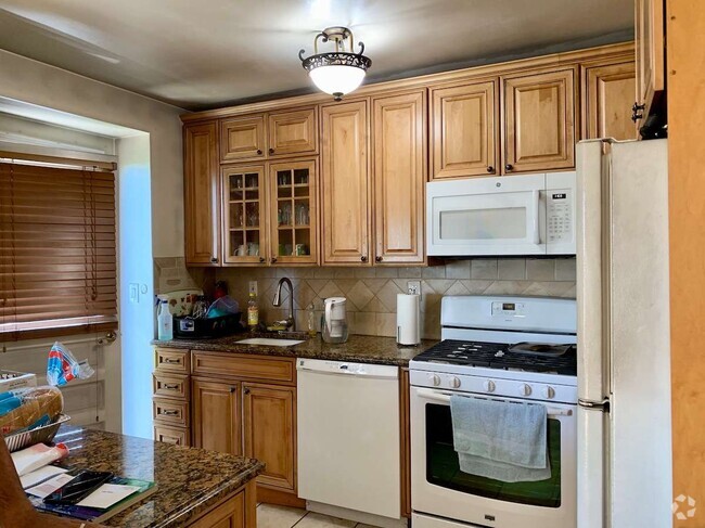 Building Photo - 225 St Pauls Ave Unit 7K Rental