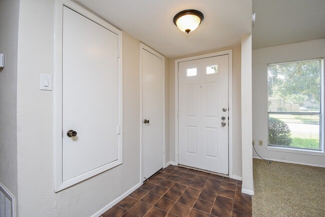 Photo - 1918 Liberty Point Ln