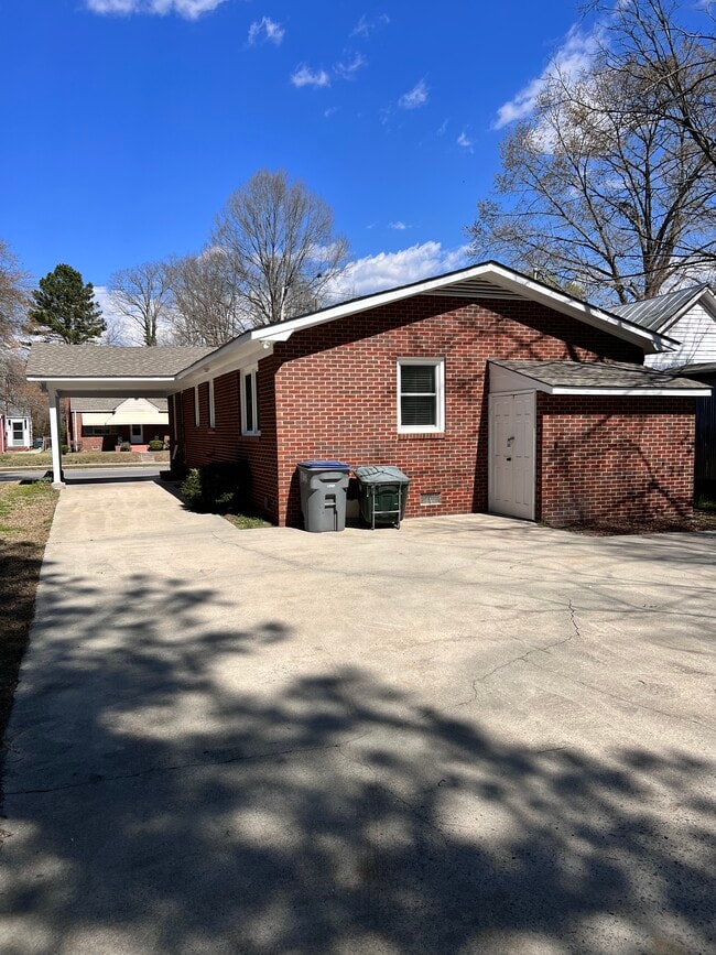 Photo - 1121 W Thomas St