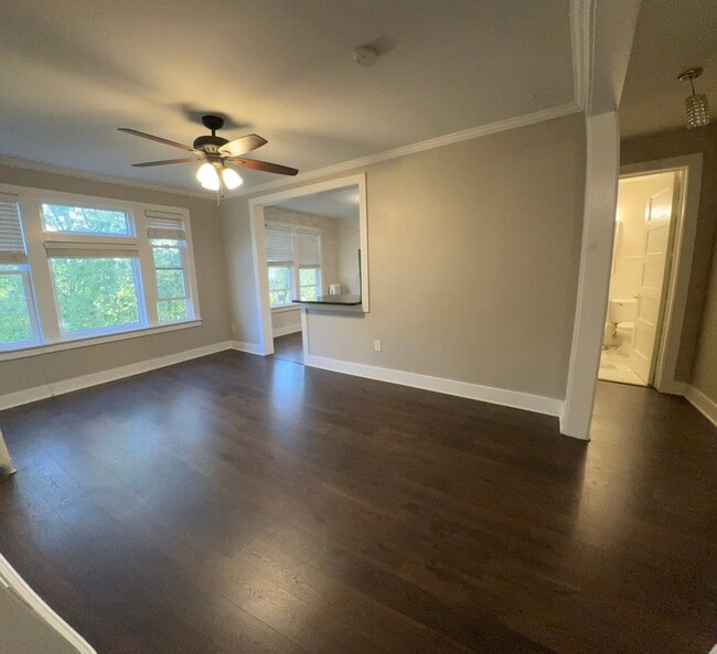 Building Photo - 2536 DuPont Ave S Unit 304