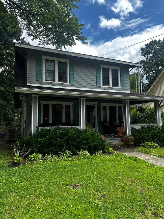 Photo - 106 Lorraine Ct House