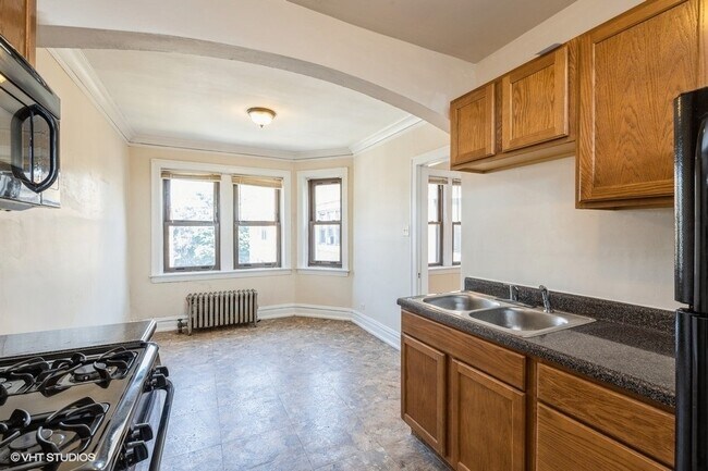 Photo - 1336 S Austin Blvd Unidad C