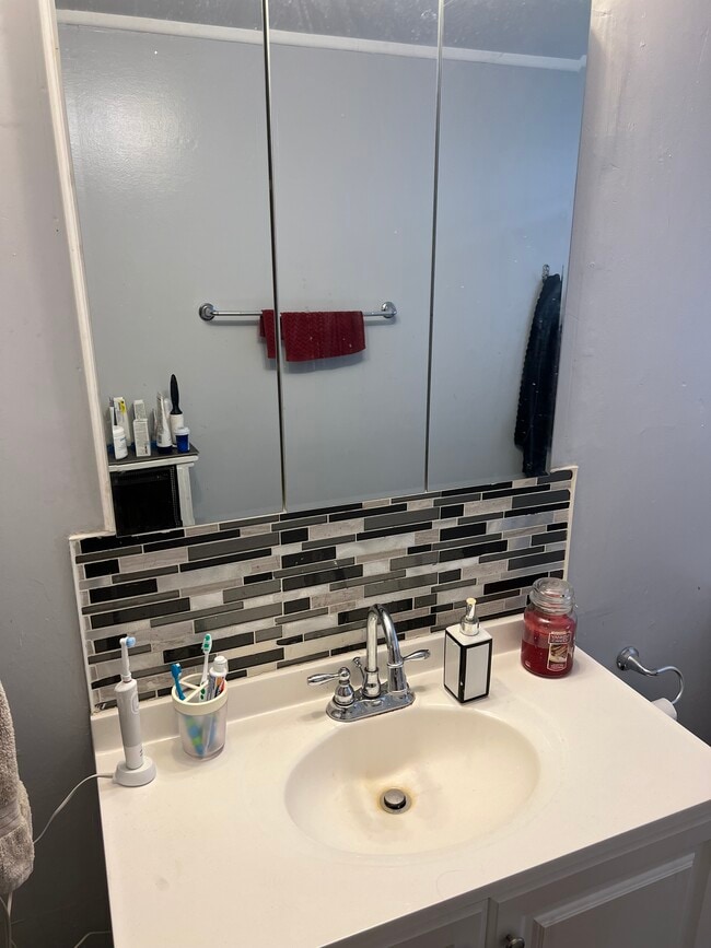 Photo - 107 Morewood Ave Unit 1