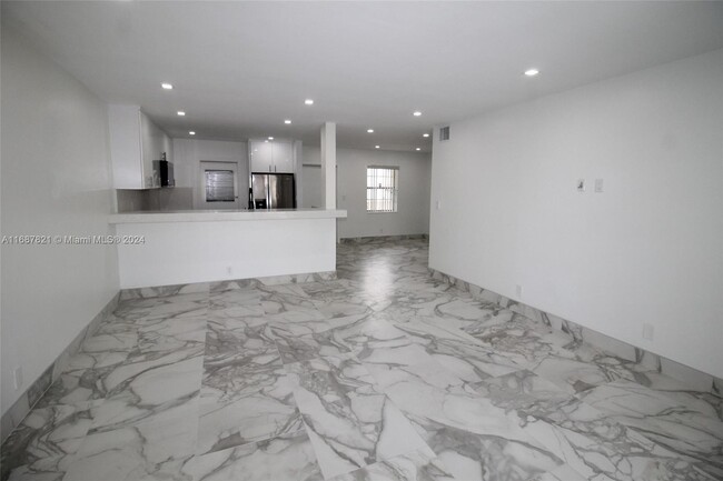 Photo - 4100 N 58th Ave Condominio Unidad #211