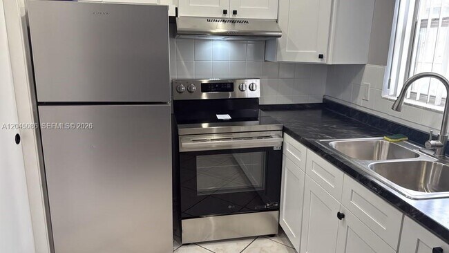 Photo - 5870 NW 16th Pl Unidad 4