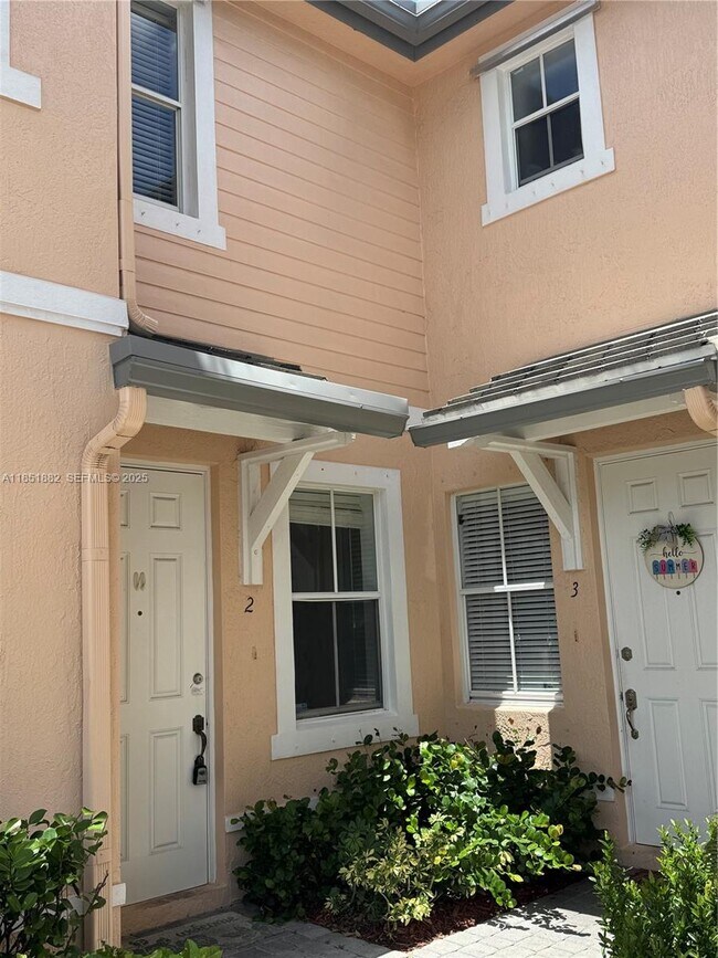 Photo - 2933 SE 2nd Dr Unit 2